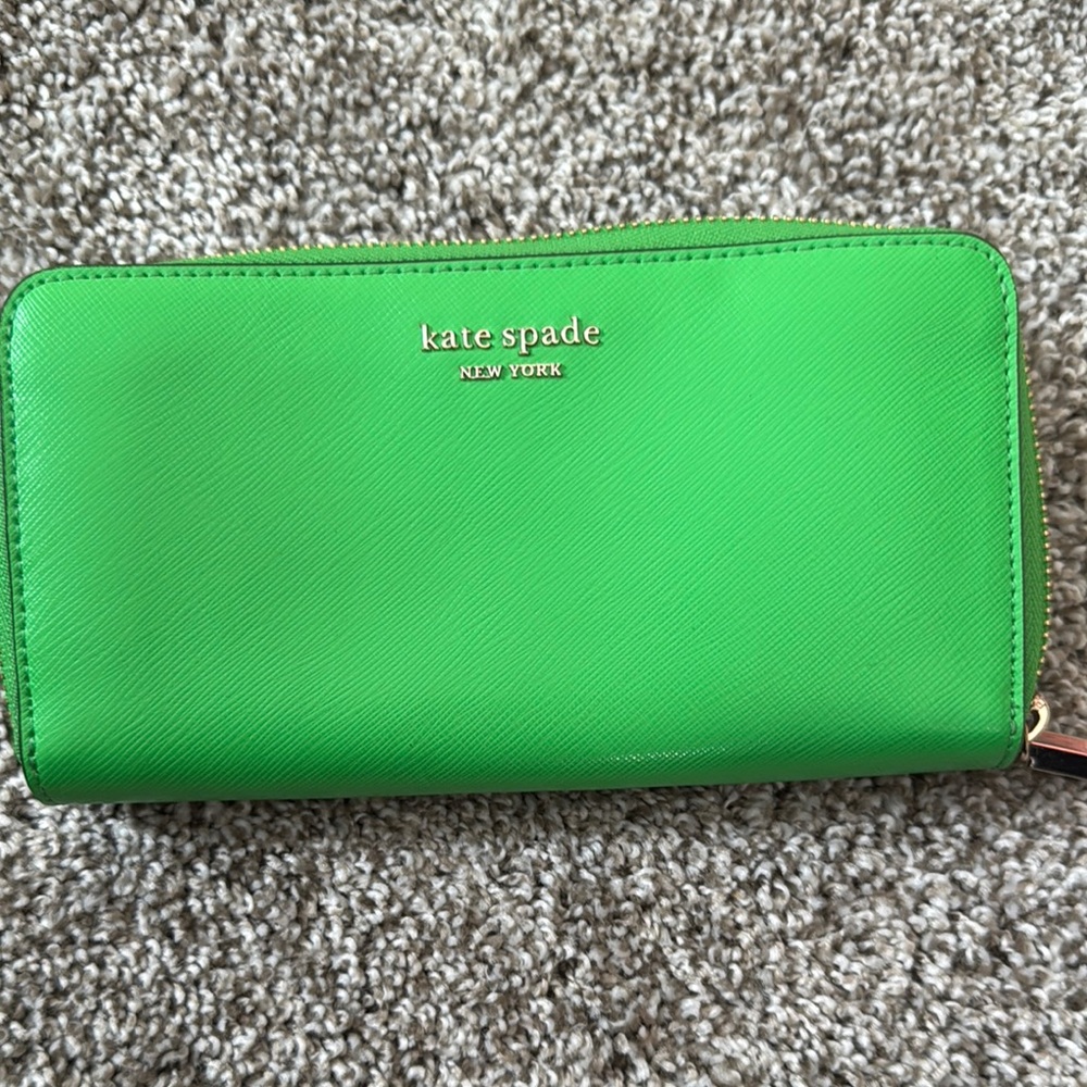 Kate Spade Green Wallet pre loved